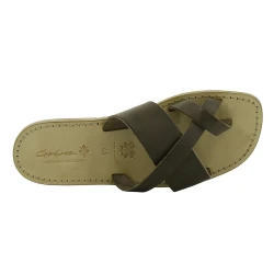 Nu pieds en cuir homme couleur boue artisanales