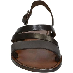 Sandalias planas de cuero marrón oscuro de las mujeres