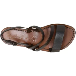 Sandalias planas de cuero marrón oscuro de las mujeres