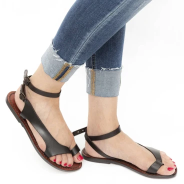 Riemchen-Sandalen für Damen aus braunem Leder in Italien von Hand gefertigt