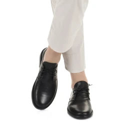 Scarpe basse da donna in pelle nera fatte a mano in Italia
