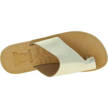 Sandali infradito slip-on da donna fatti a mano in pelle di vitello laminata oro