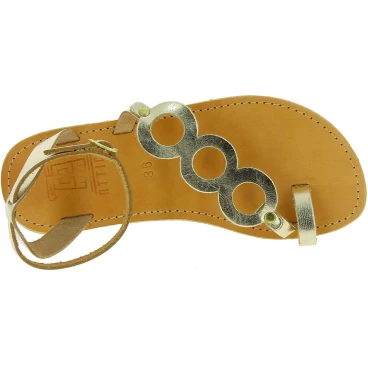 Sandali infradito a cerchi da donna fatti a mano in pelle di vitello laminata oro