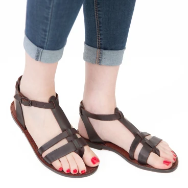 Braune flache Ledersandalen für Damen in Italien von Hand gefertigt