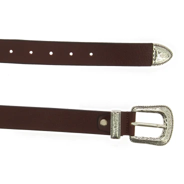 Ceinture en cuir marron foncé avec boucle et pointe en métal gravé