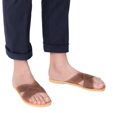 Men's slipper sandals with crossed bands in dark brown nubuck leather