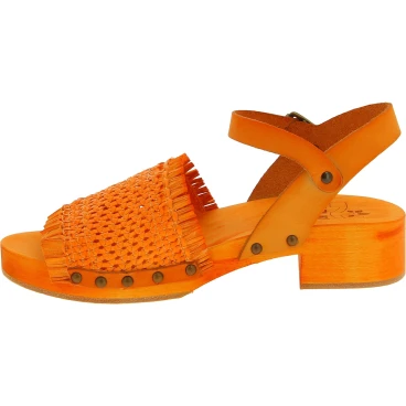 Zoccolo da donna arancio in legno con fascia in vera pelle intrecciata
