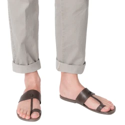 Schlammfarbene Flip-Flop-Ledersandalen für Herren in Italien von Handgefertigt