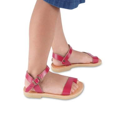 Mädchen sandalen aus fuchsiafarbenem Kalbsleder mit Schnallen verschluss