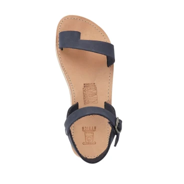Girl's thong sandals in fuchsia calfskin with buckle closure