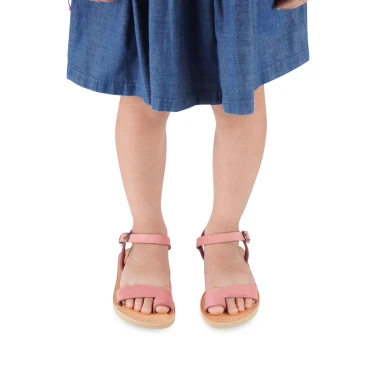 Sandales tongs pour fille en cuir de veau fuchsia avec fermeture à boucle