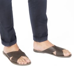 Men's leather slippers handmade in Italy in mud color leather
