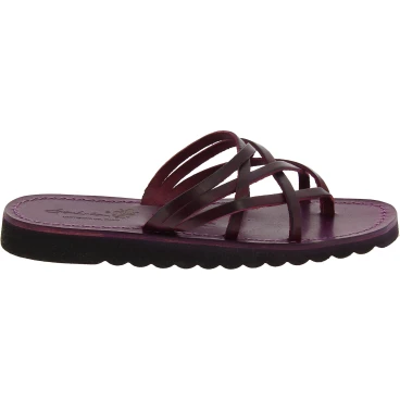 Chanclas con cordones de cuero violeta tejidos a mano