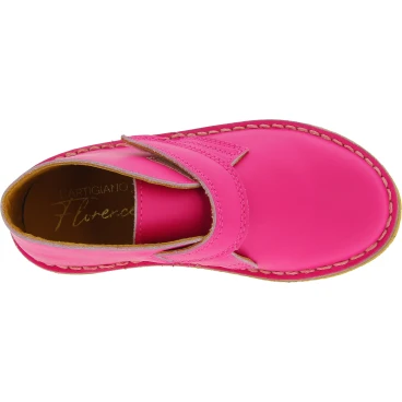 Botines para niños en piel fucsia hechos a mano en Italia