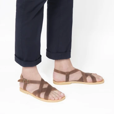 Sandalias de dedo hombre en cuero nobuck marron oscuro hechas a mano