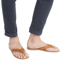Ciabatte infradito uomo in pelle color cuoio fatti a mano