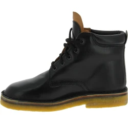Botines elaborados artesanalmente en piel color negro