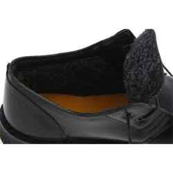 Women's black leather low top shoes with winter lining
