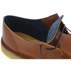 Men's tan leather low top shoes with winter lining