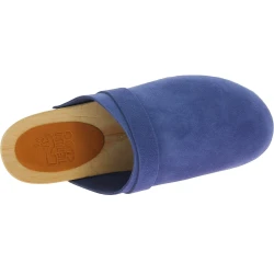 Wooden clogs for women with closed upper in blue suede leather