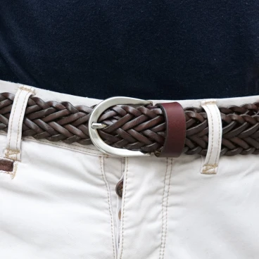 Ceinture tissée à la main en cuir au tannage végétal marron foncé