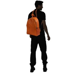 Rucksack für Herren aus hellbraunem, pflanzlich gegerbtem Leder