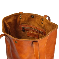 Tote bag in tan leather handmade in Tuscany