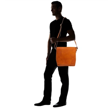 Bandolera para hombre en piel de becerro marrón hecha a mano