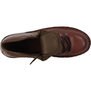 Mountain boot in vegetable-tanned leather in dark brown color