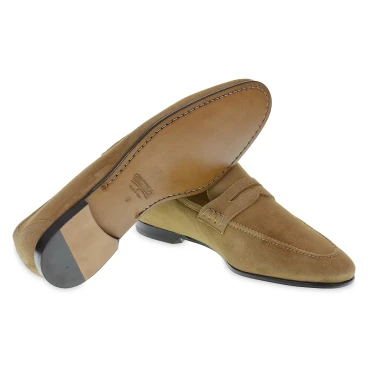Mocassino penny in camoscio beige realizzato a mano da Fratelli Borgioli