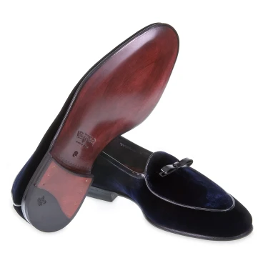 Belgian loafer in dark blue velvet and patent leather handmade by Fratelli Borgioli