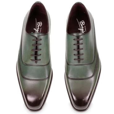 Chaussures richelieu pour hommes en cuir vert teint à la main par Fratelli Borgioli