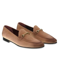 Moccasin in nubuck leather with golden metal loop