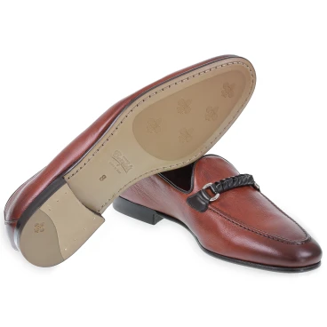 Mocassino da uomo in pelle color mattone con passante intrecciato