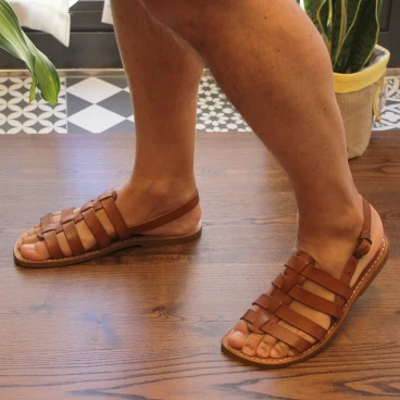 Sandali da uomo a gabbia in pelle color cuoio
